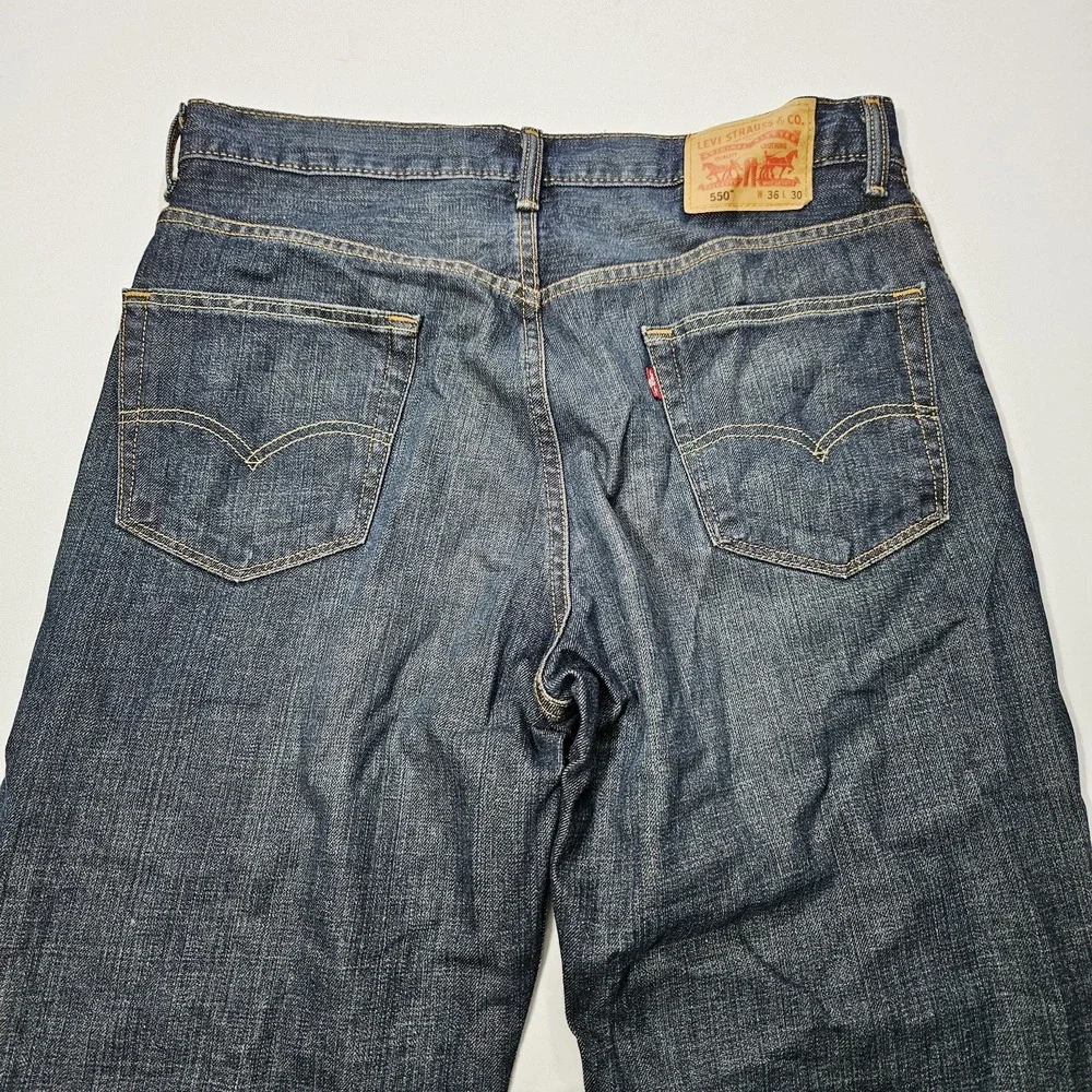 Levis 550 Regular Fit Men's Dark Wash Distressed Jeans Size 36x30‎